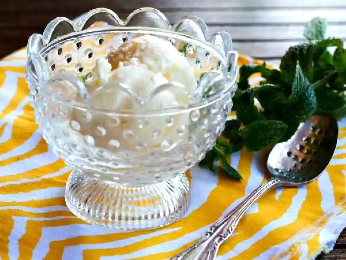 Gelato cremoso al limone in cinque minuti, con o senza gelatiera