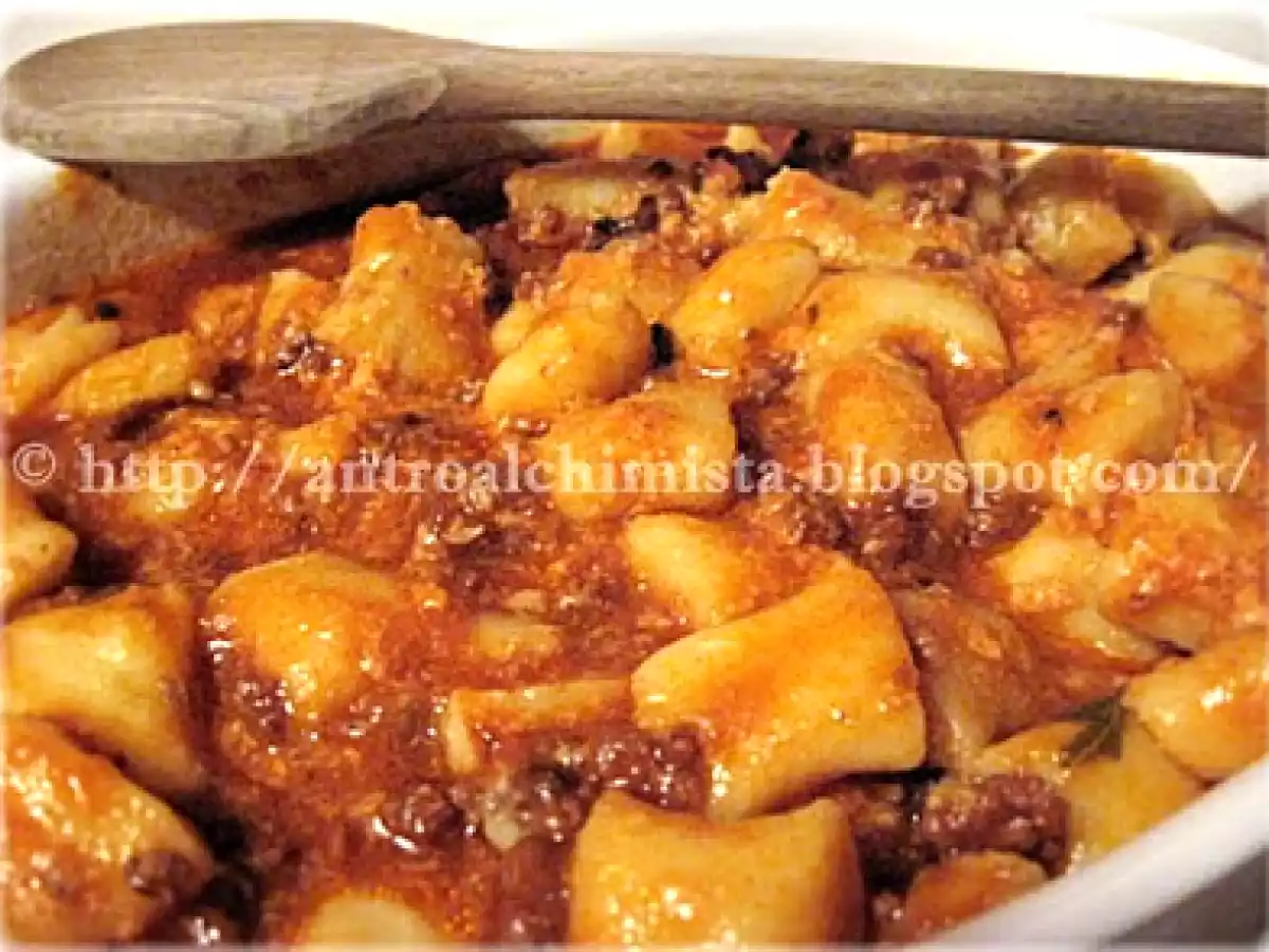 Giovedì: Gnocchi di Patate al Ragù