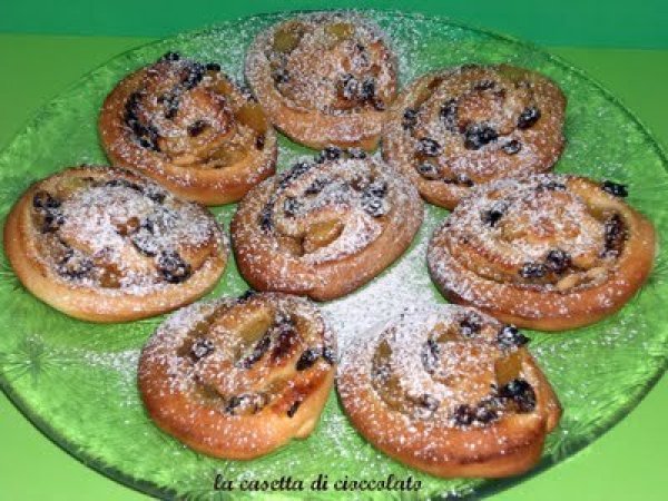 Girelle mele e uvetta