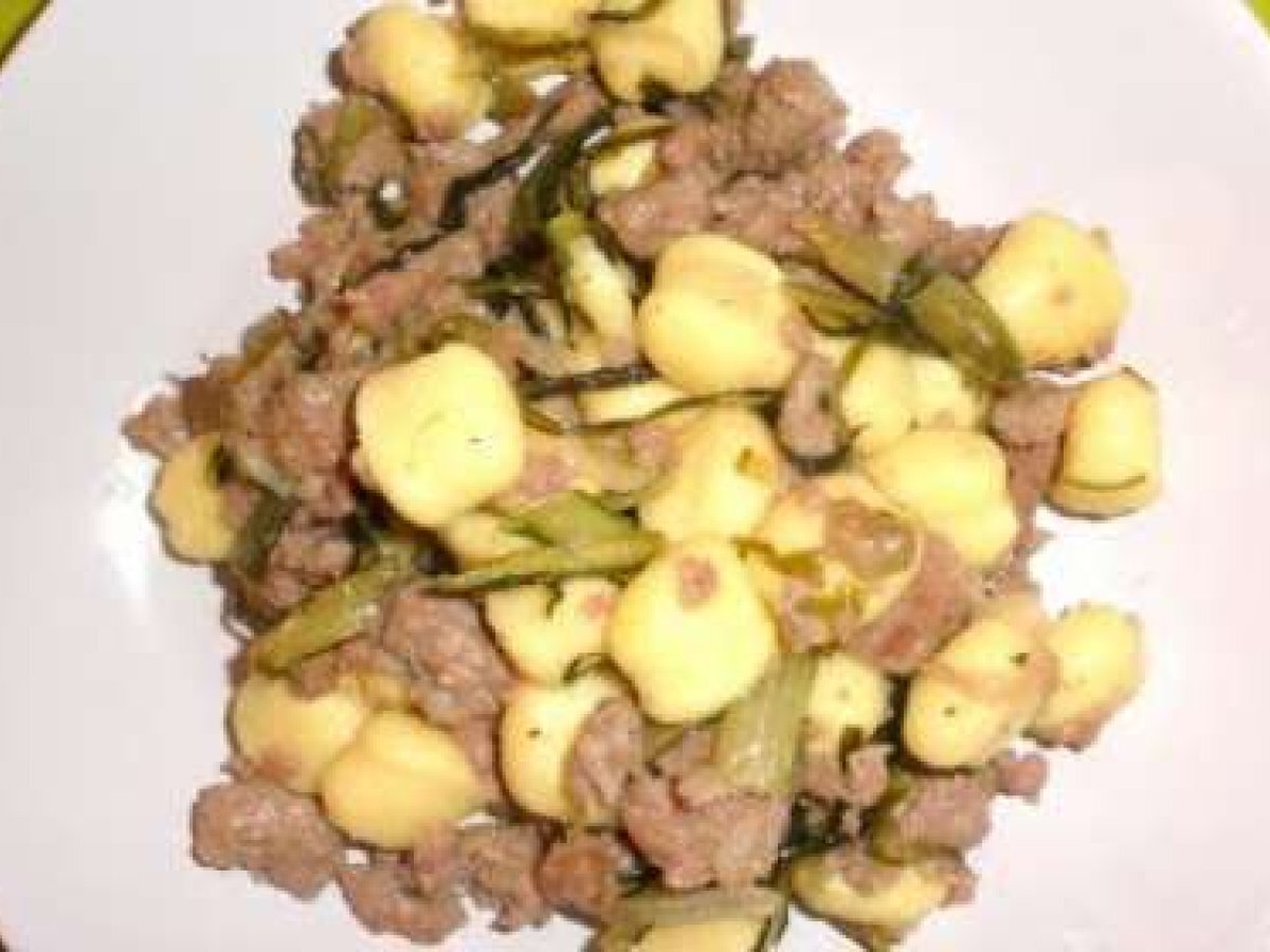 Gnocchetti con Salsiccia e Catalogna