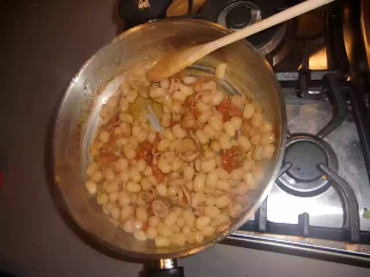 Gnocchetti con totani e pesto