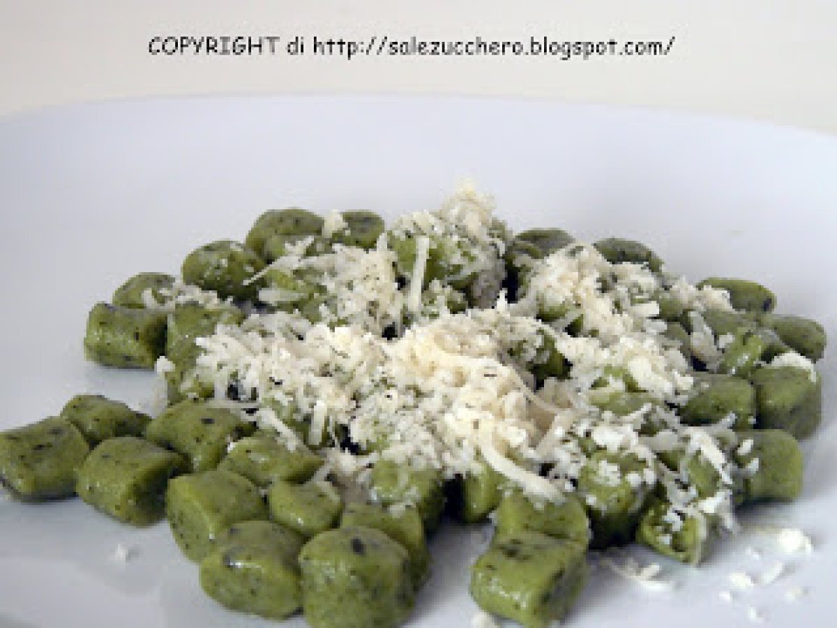 Gnocchetti di patate e spinaci con burro e Parmigiano