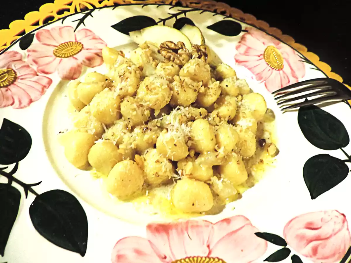 Gnocchetti gorgonzola pere e noci