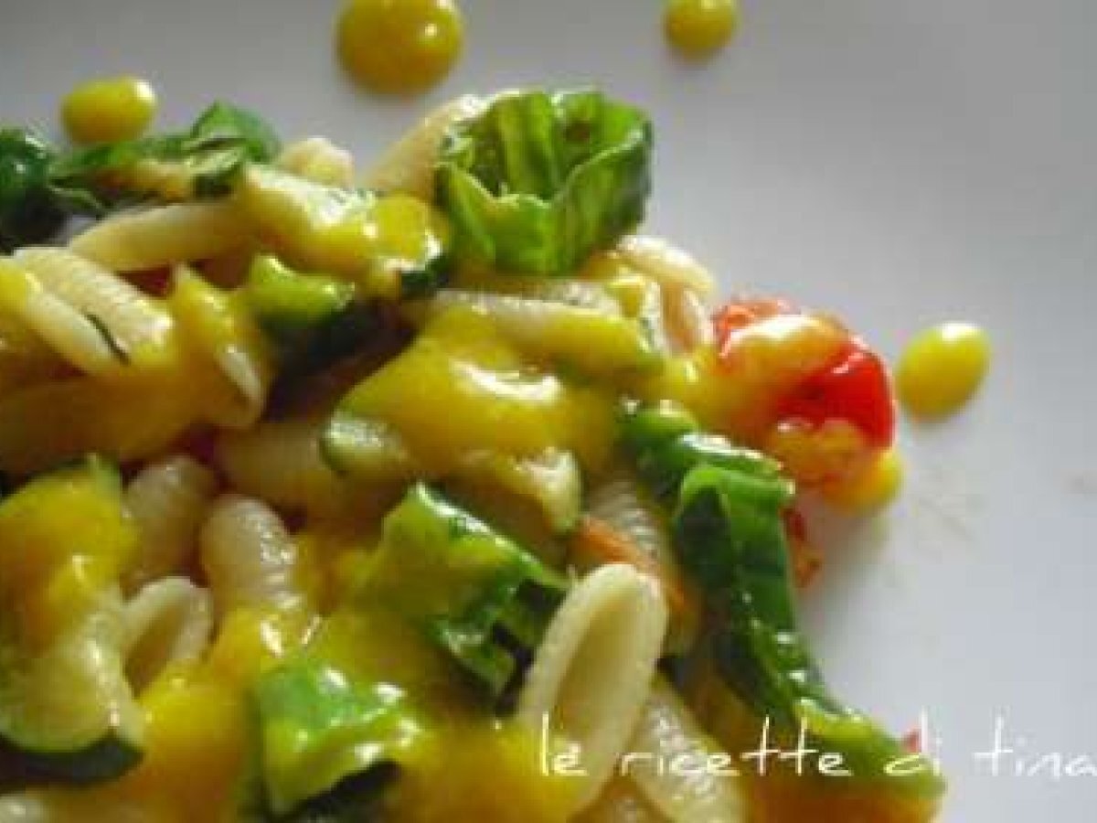 Gnocchetti sardi con verdure e crema allo zafferano