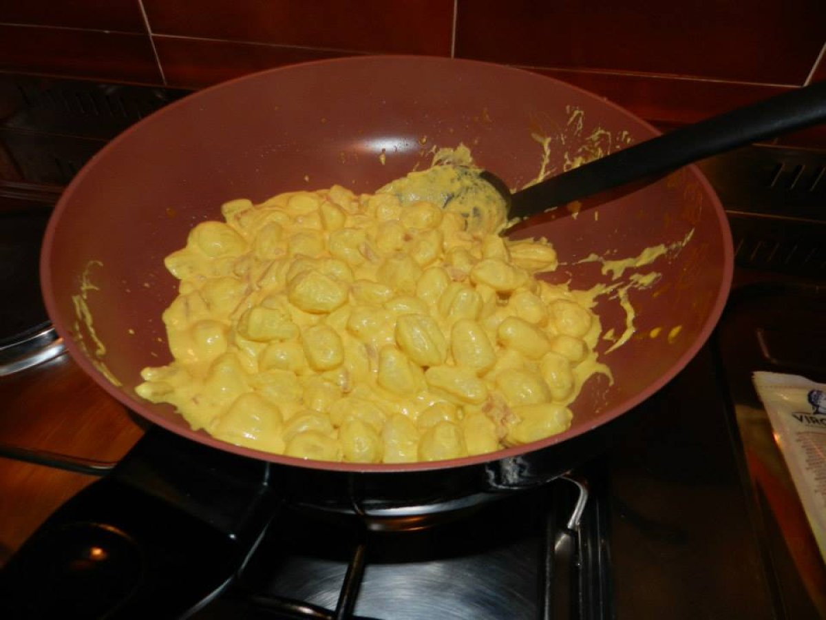 Gnocchetti Zafferano e Prosciutto