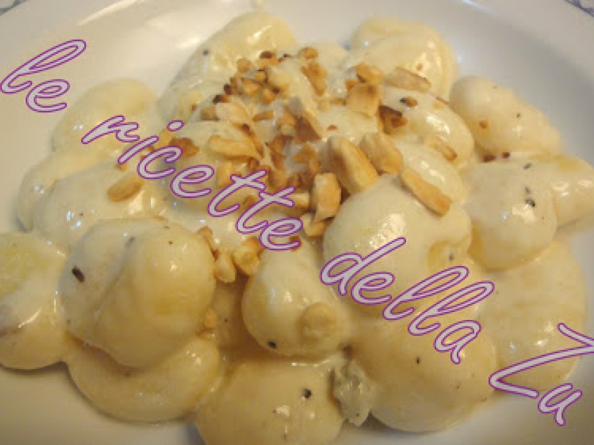 Gnocchi al Gorgonzola con Mandorle tostate