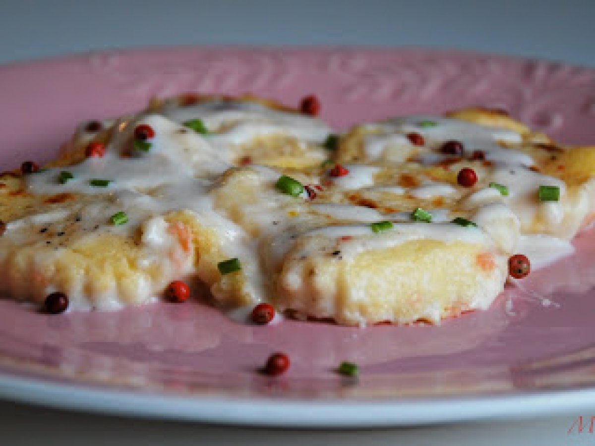 Gnocchi alla romana con salmone e pepe rosa