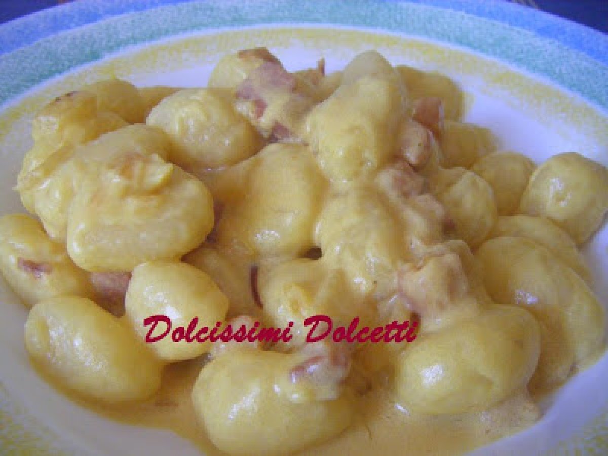 Gnocchi allo speck e zafferano