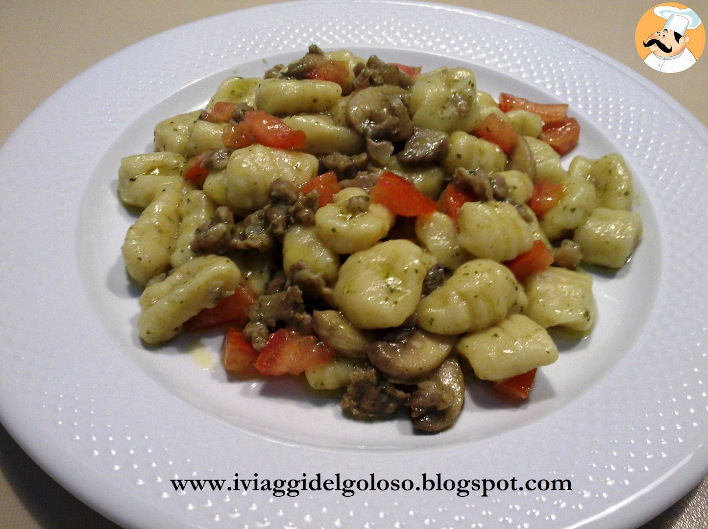 Gnocchi Con Funghi Salsiccia E Pomodori Ricetta Petitchef