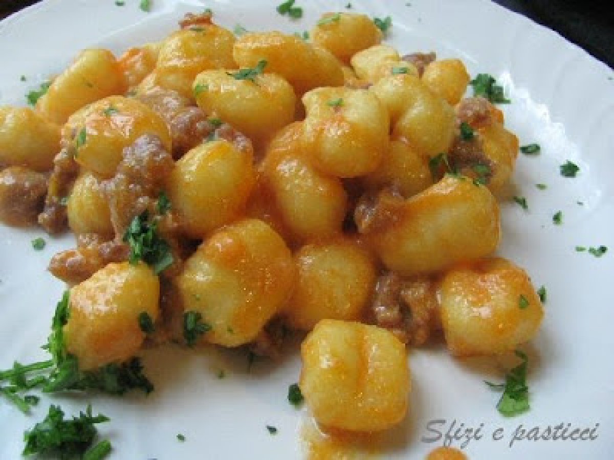 Gnocchi con zucca e salsiccia
