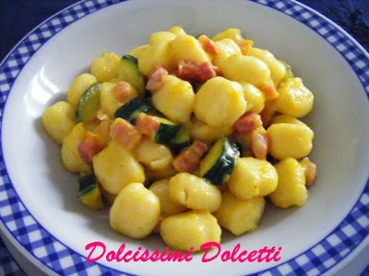 Gnocchi cremosi con zucchine e pancetta - foto 4