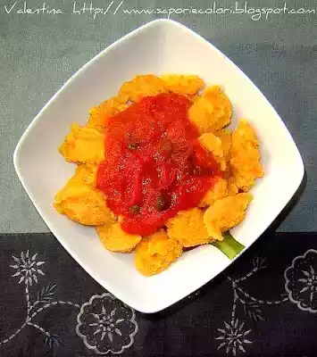 Gnocchi di carote con pomodoro, capperi e salvia