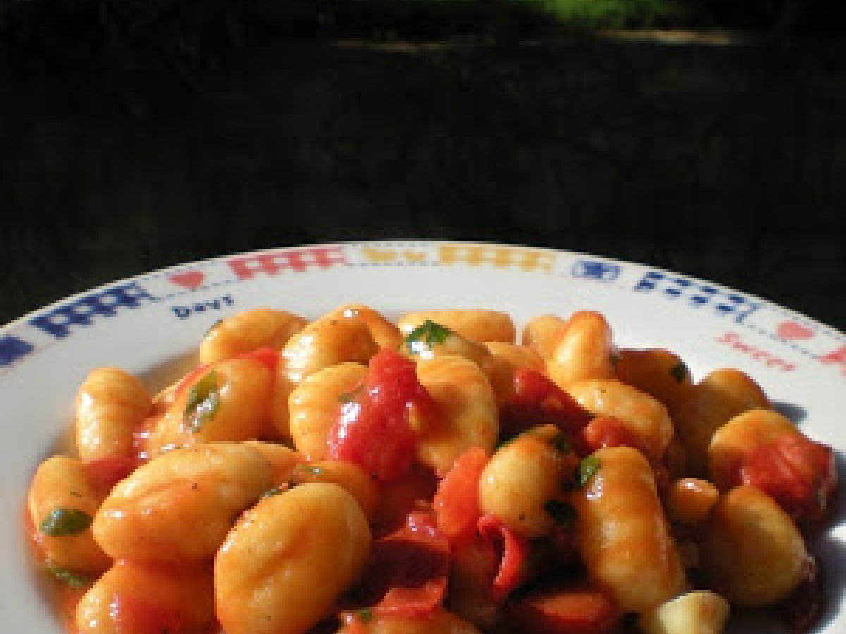 Gnocchi di Patate con Gamberi e Pomodorino