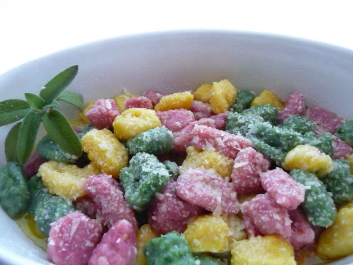 Gnocchi di patate tricolore: spinaci, barbabietola e zafferano
