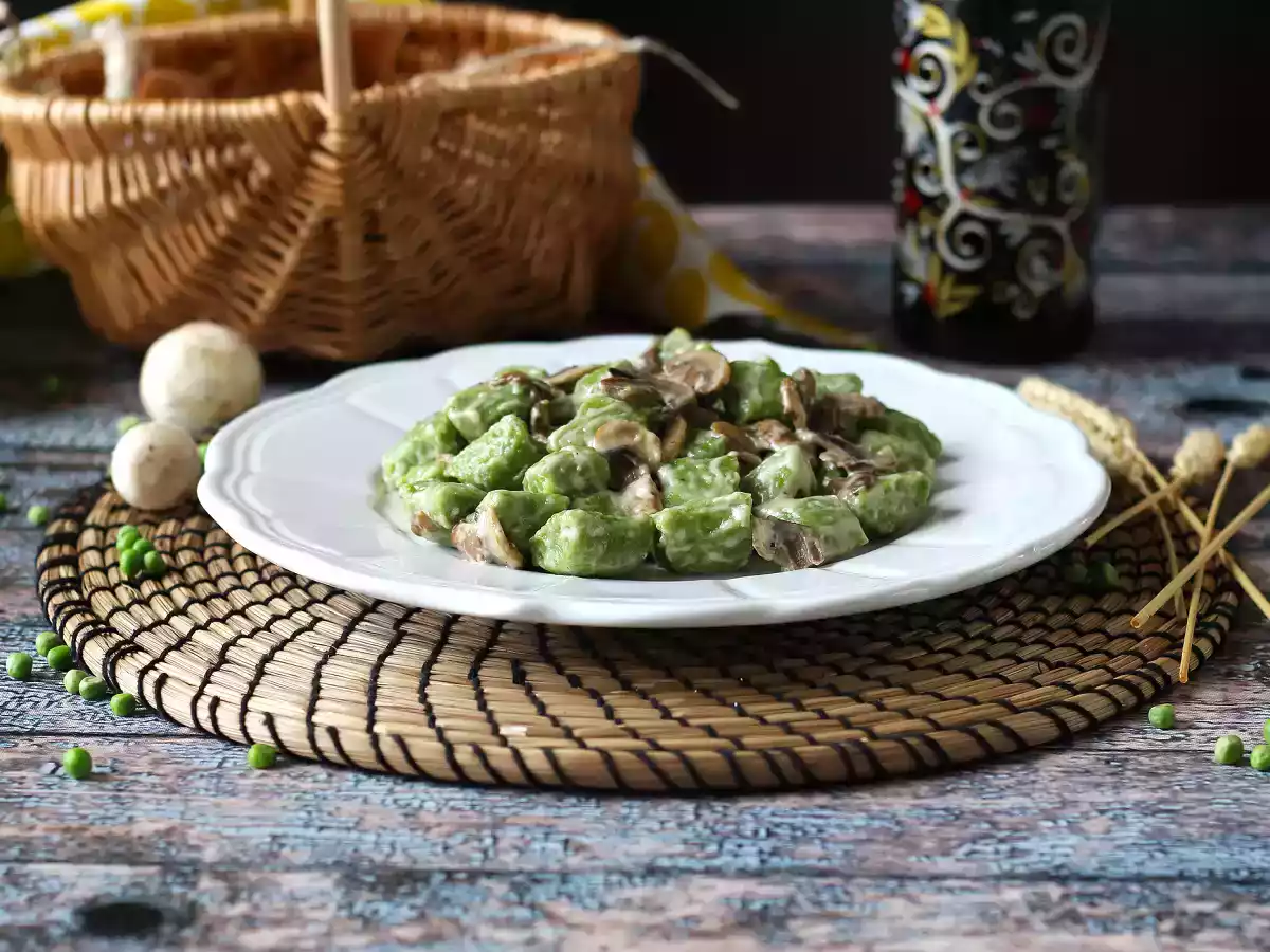 Gnocchi di piselli con salsa ai funghi - foto 4