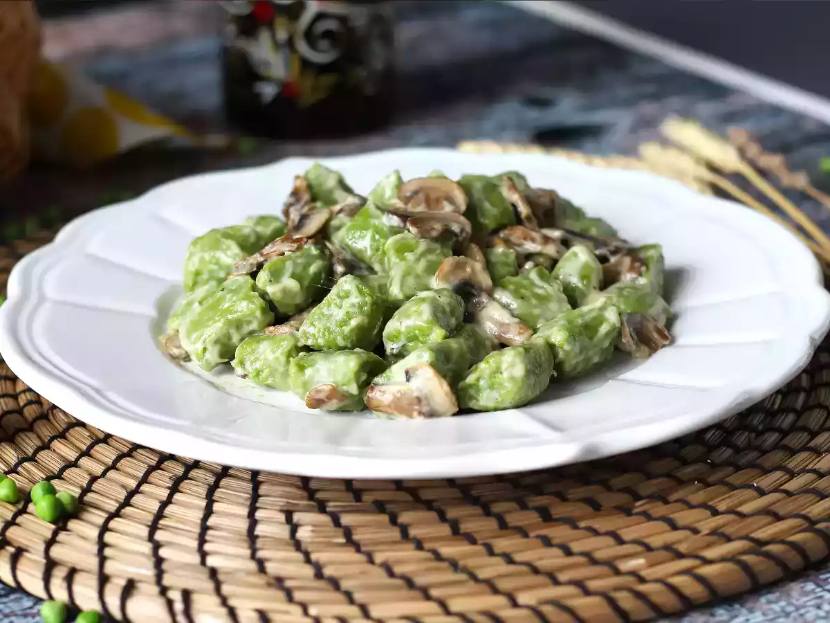 Gnocchi di piselli con salsa ai funghi - foto 3