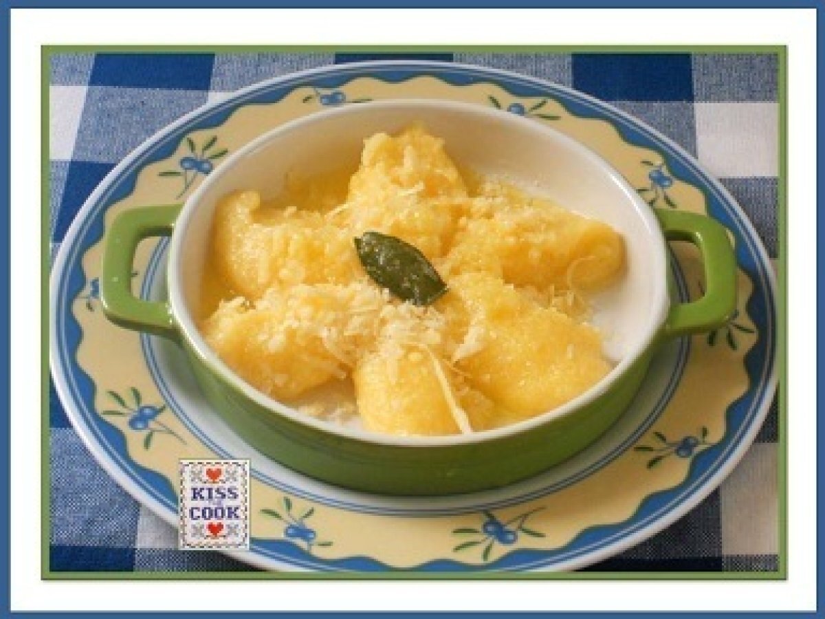 Gnocchi di polenta, formaggio e burro
