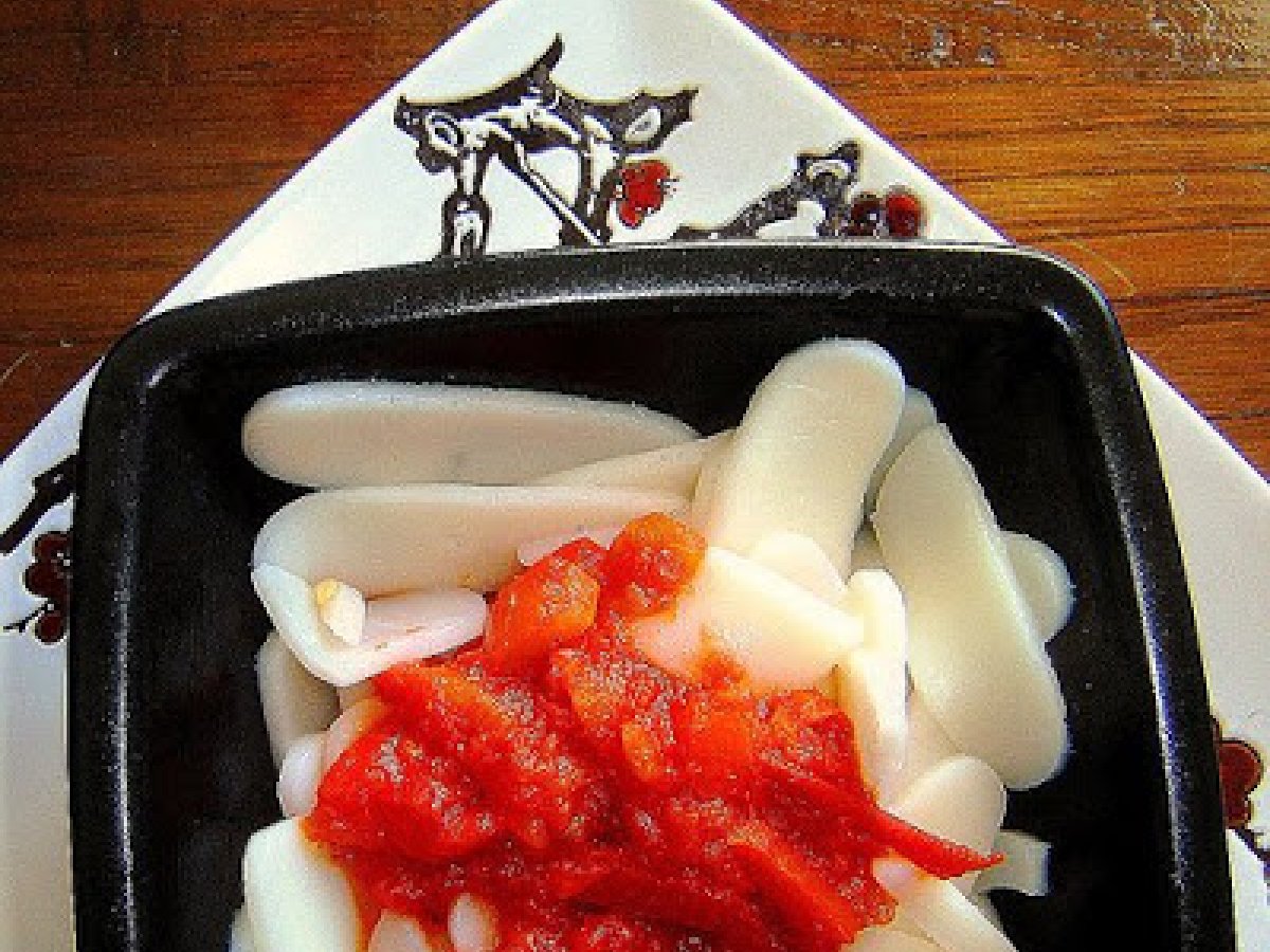 Gnocchi di riso con pomodoro, basilico e filetti di peperoni