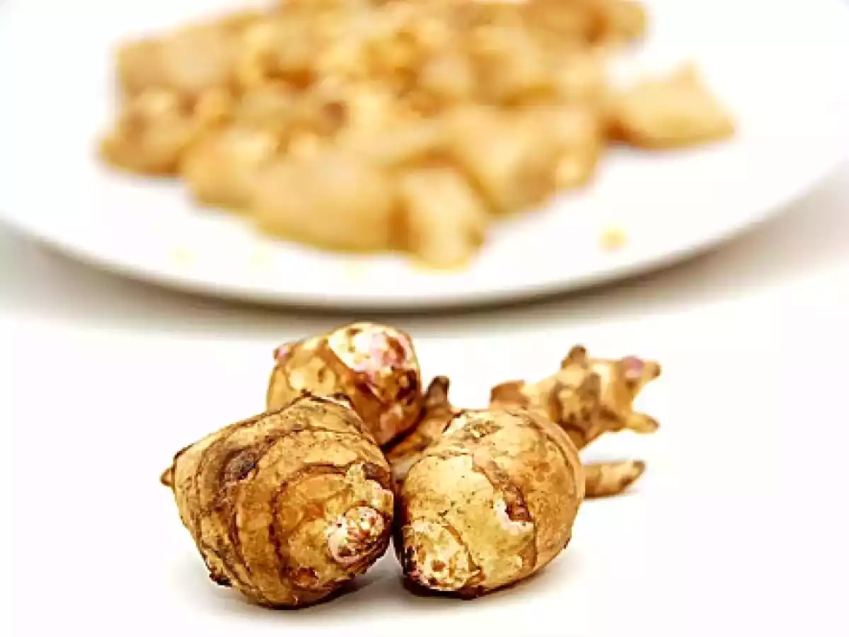 Gnocchi di Topinambur in salsa leggera di bagna caoda e nocciole - foto 2