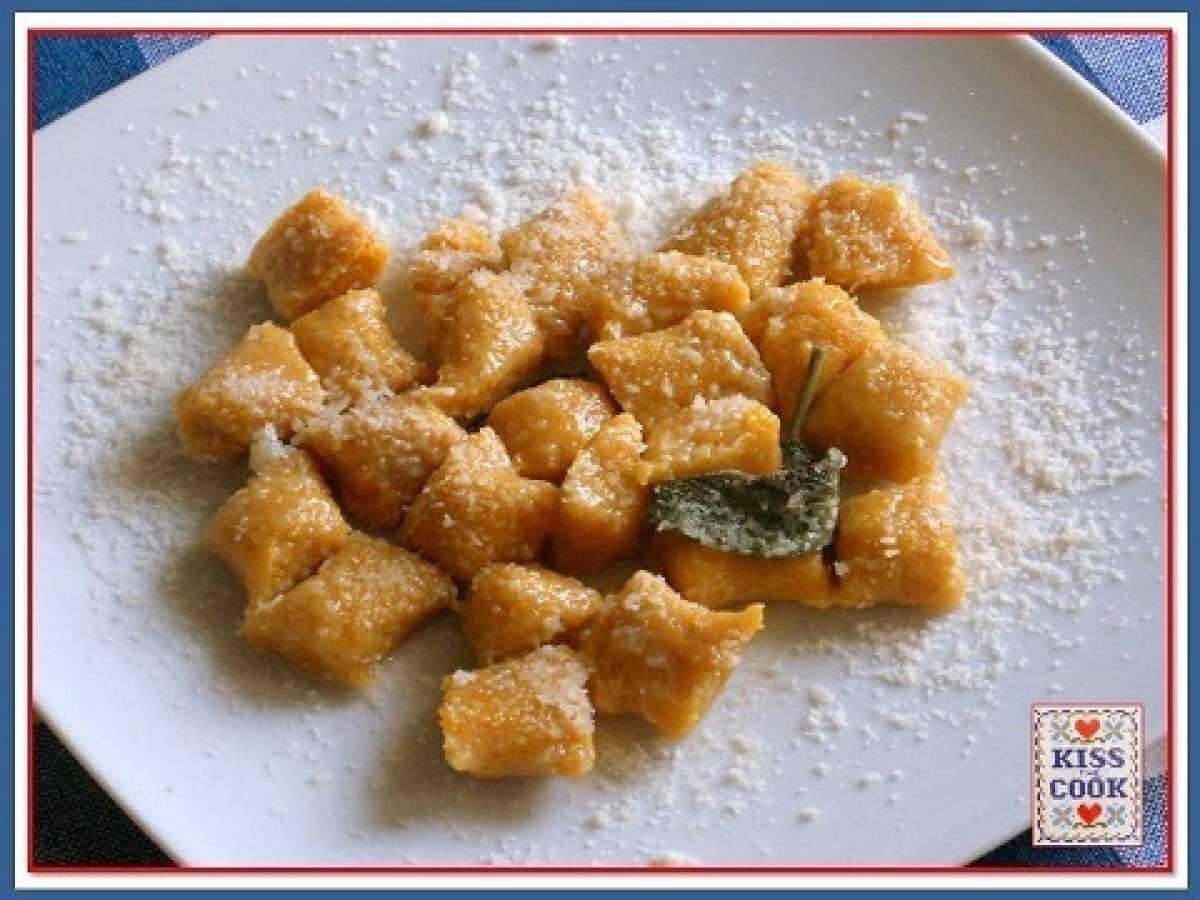 Gnocchi di zucca a e pane grattugiato, un primo vegetariano gustosissimo