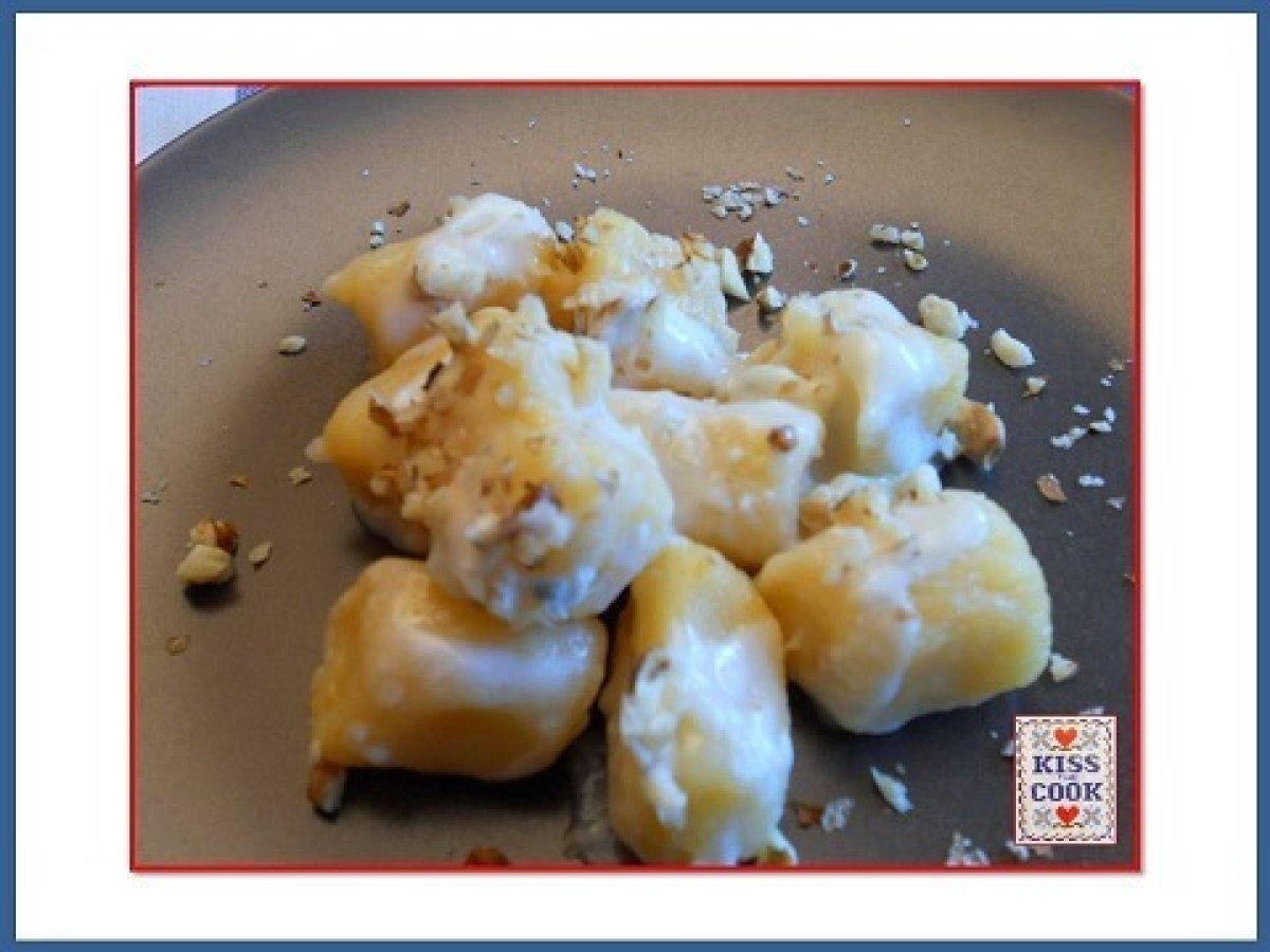 GNOCCHI DI ZUCCA E PATATE AL GORGONZOLA E NOCI