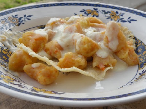 Gnocchi di zucca in cialda con fonduta di montasio DOP - foto 2