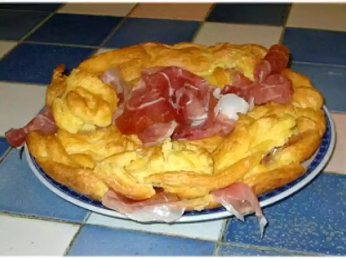 Gougere al formaggio farcita al San Daniele