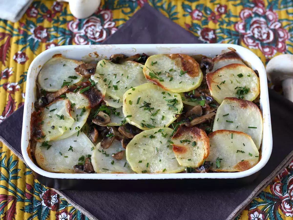 Gratin di patate e funghi: la ricetta facile perfetta come contorno o piatto unico - foto 5