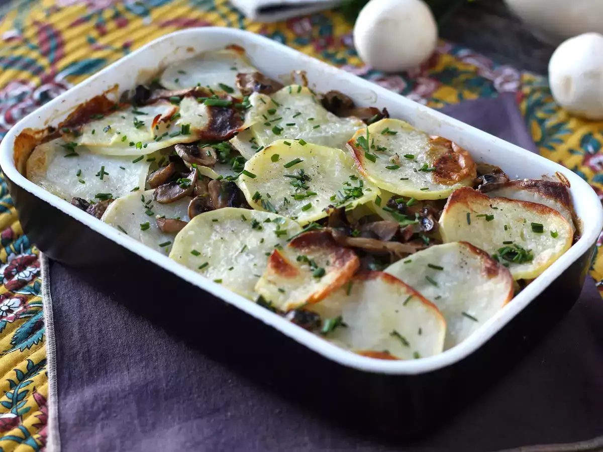 Gratin di patate e funghi: la ricetta facile perfetta come contorno o piatto unico - foto 6