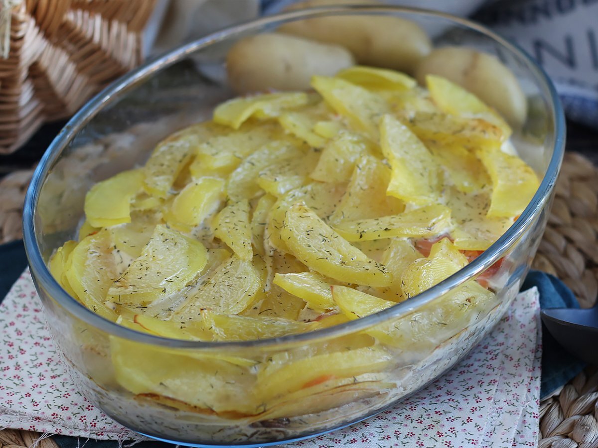 Gratin di patate e salmone affumicato