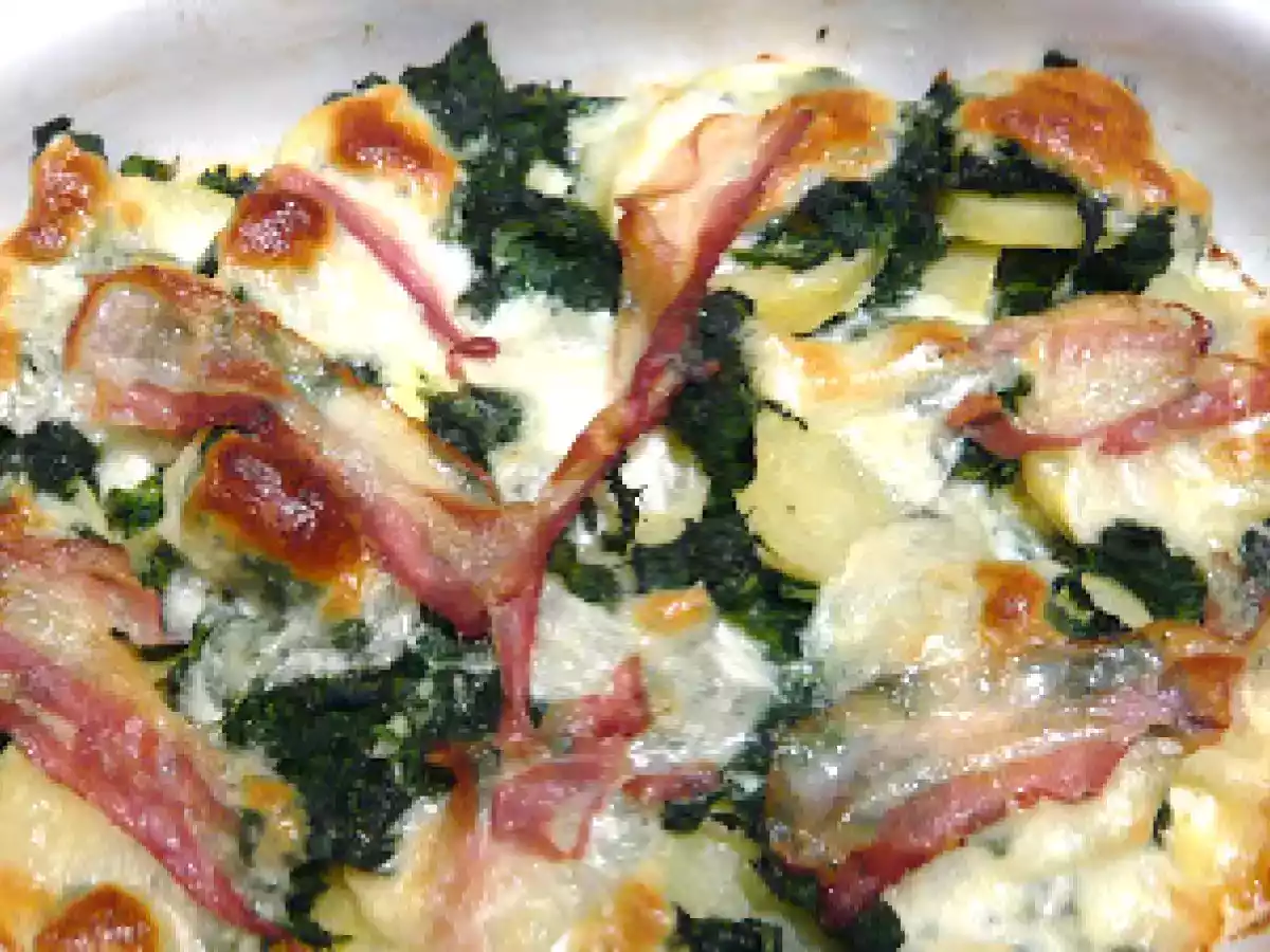 Gratin patate, spinaci e bacon