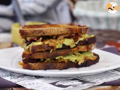 Grilled Cheese sandwich: la versione rivisitata con pollo, cheddar, avocado e bacon - foto 6