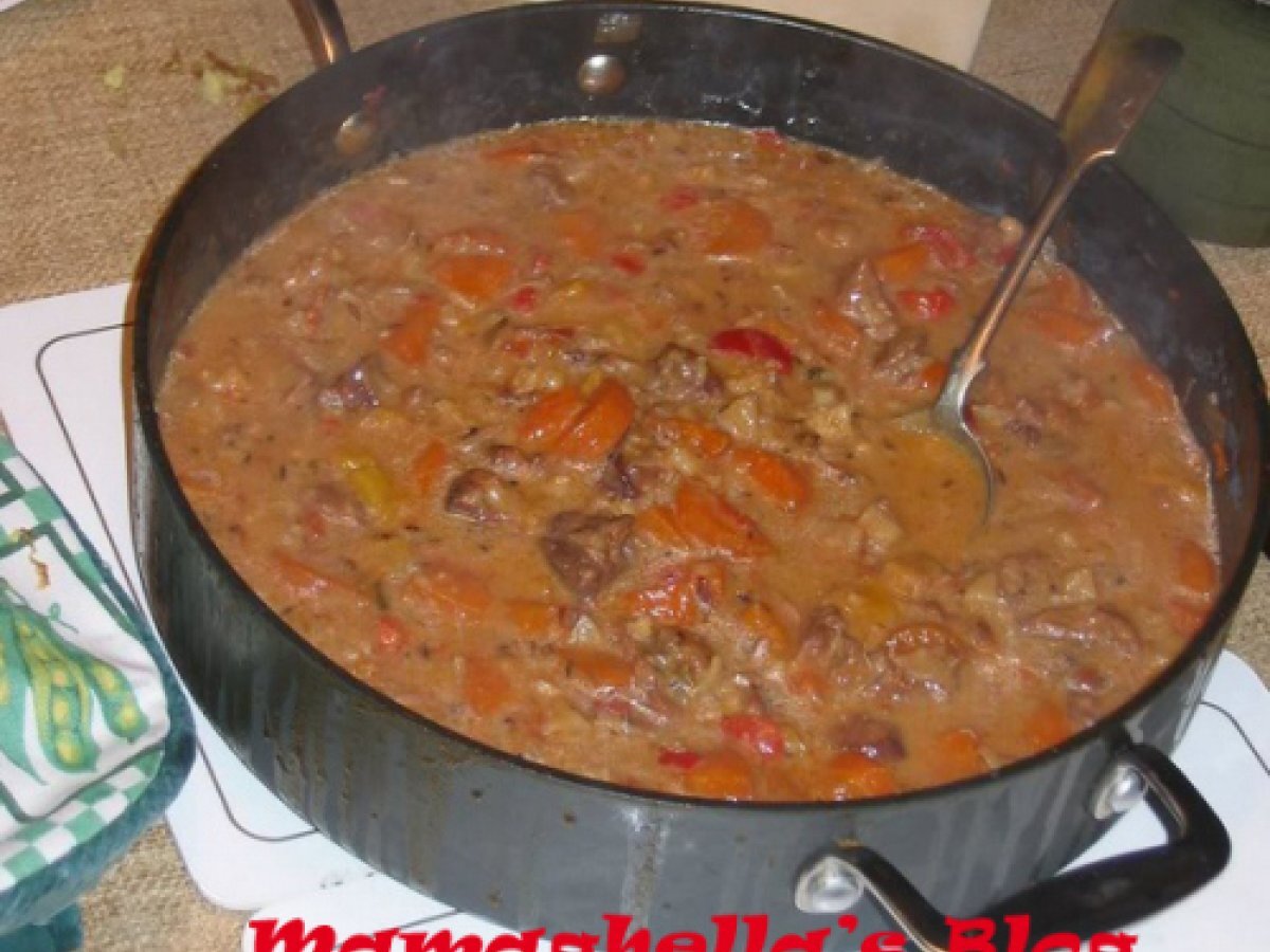 GULASCH DI AGNELLO ALL' ANETO