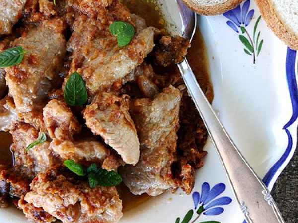 Gulash simil ungherese con menta e ginepro, foto 2