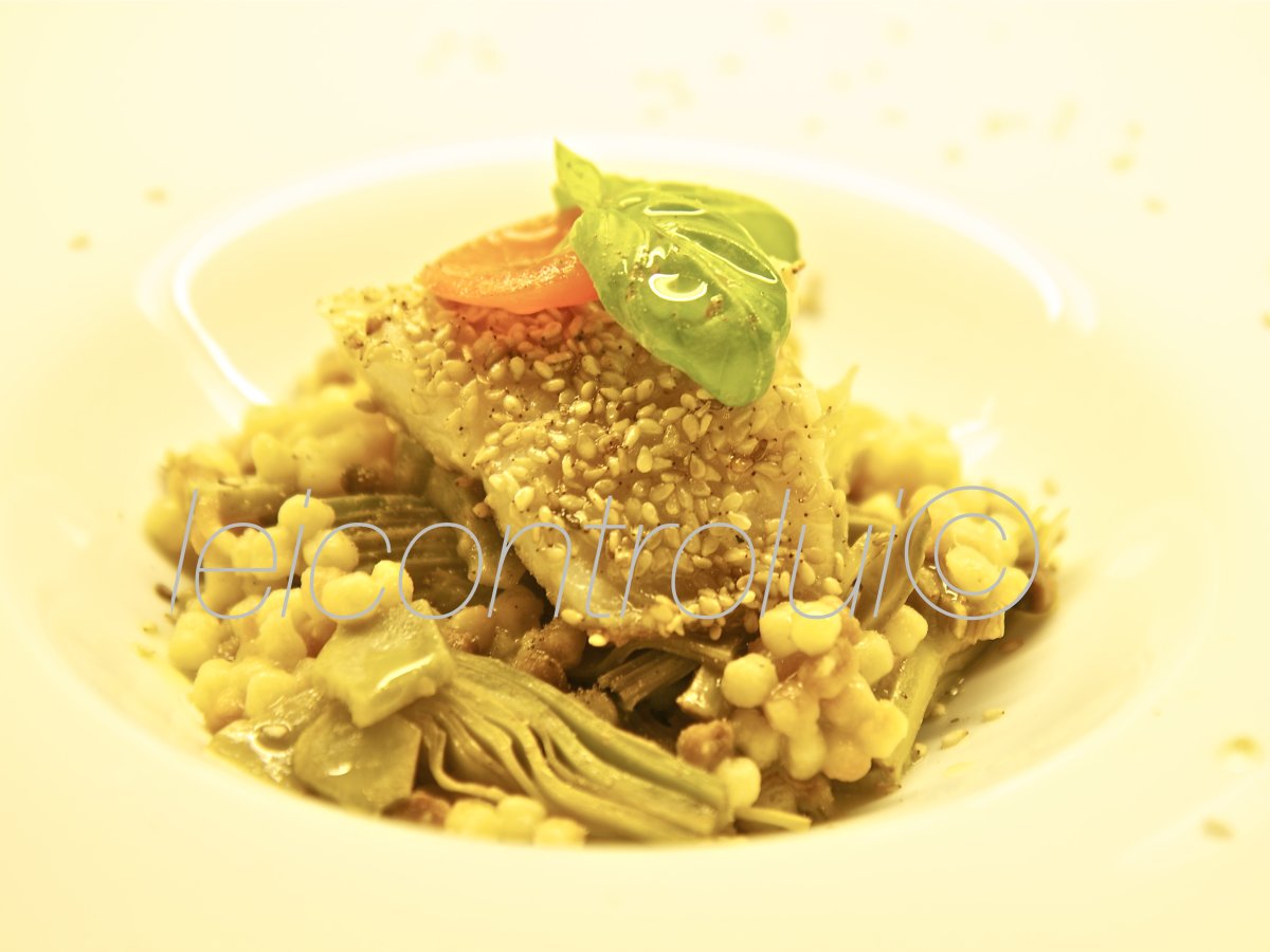 Halibut con fregola e carciofi