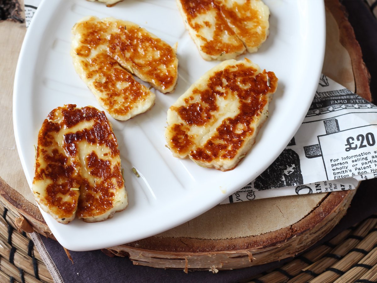Halloumi piastrato con miele e rosmarino - foto 2
