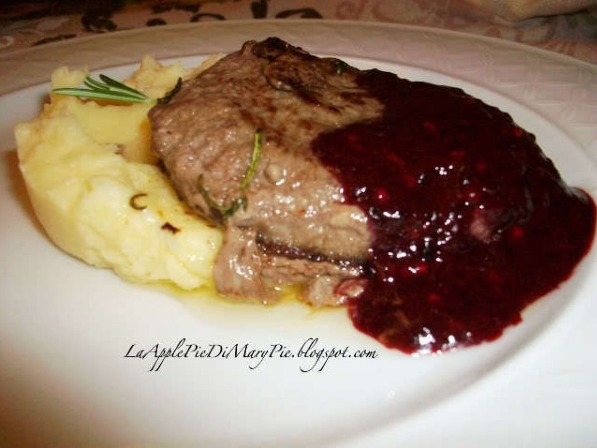 Hamburger con salsa di more e rosmarino, foto 1
