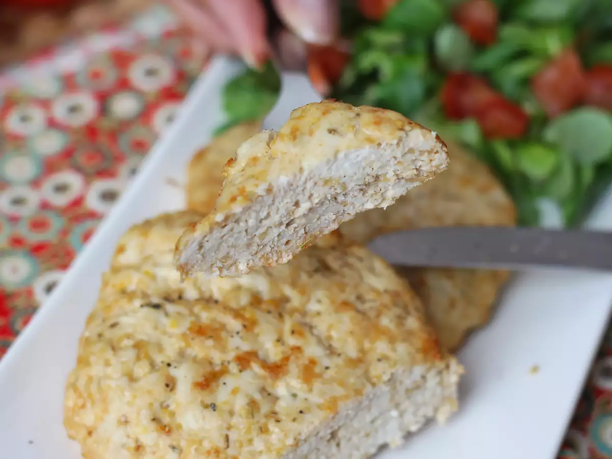 Hamburger di pollo in friggitrice ad aria morbidi e succosi - foto 3