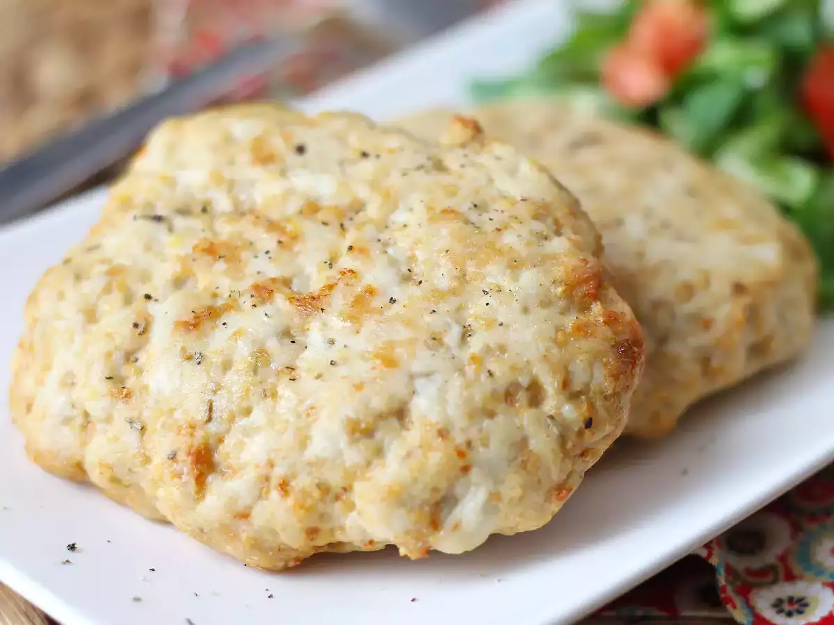 Hamburger di pollo in friggitrice ad aria morbidi e succosi - foto 2