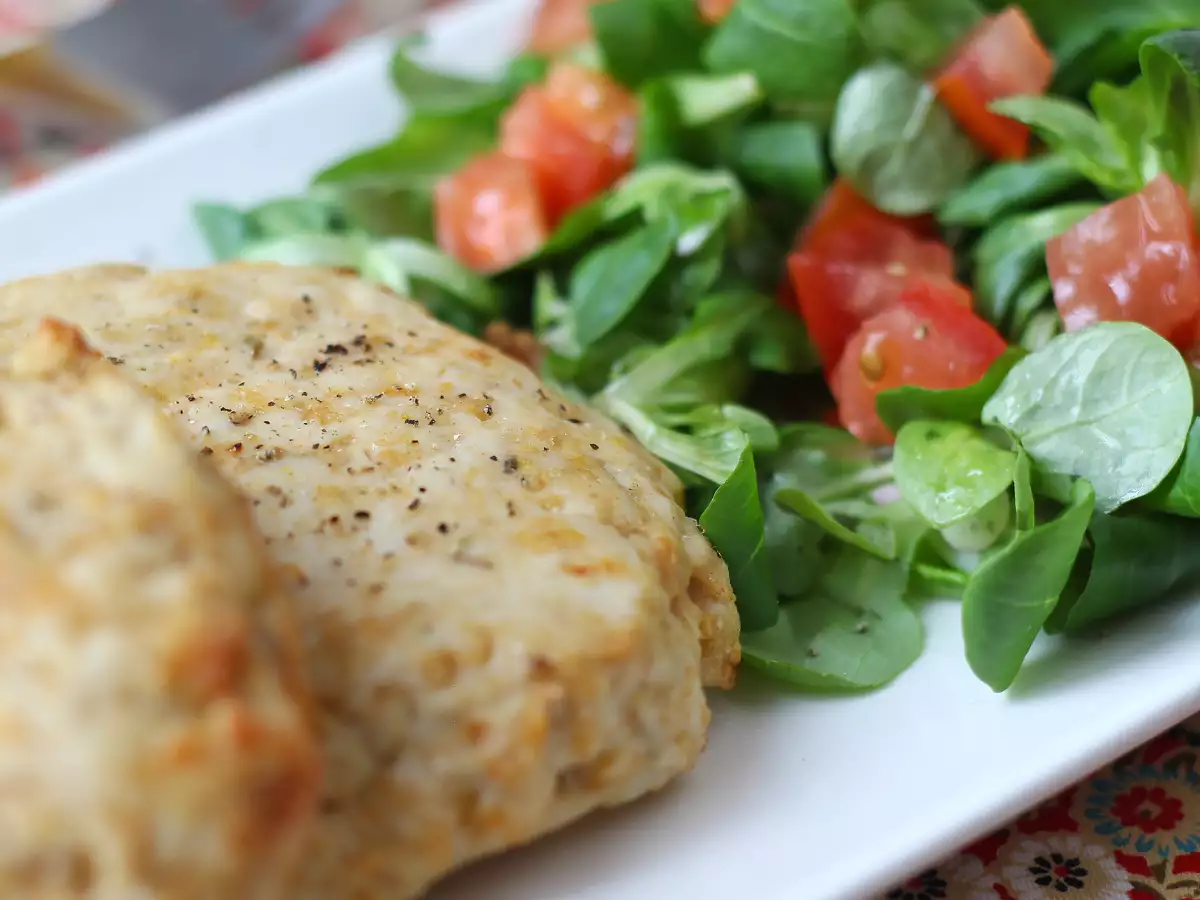 Hamburger di pollo in friggitrice ad aria morbidi e succosi - foto 5