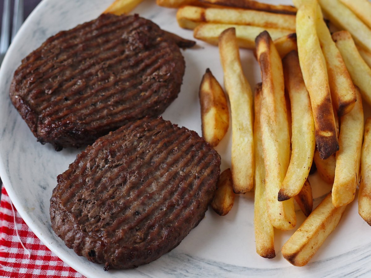 Hamburger in friggitrice ad aria: pronti in pochissimi minuti! - foto 2