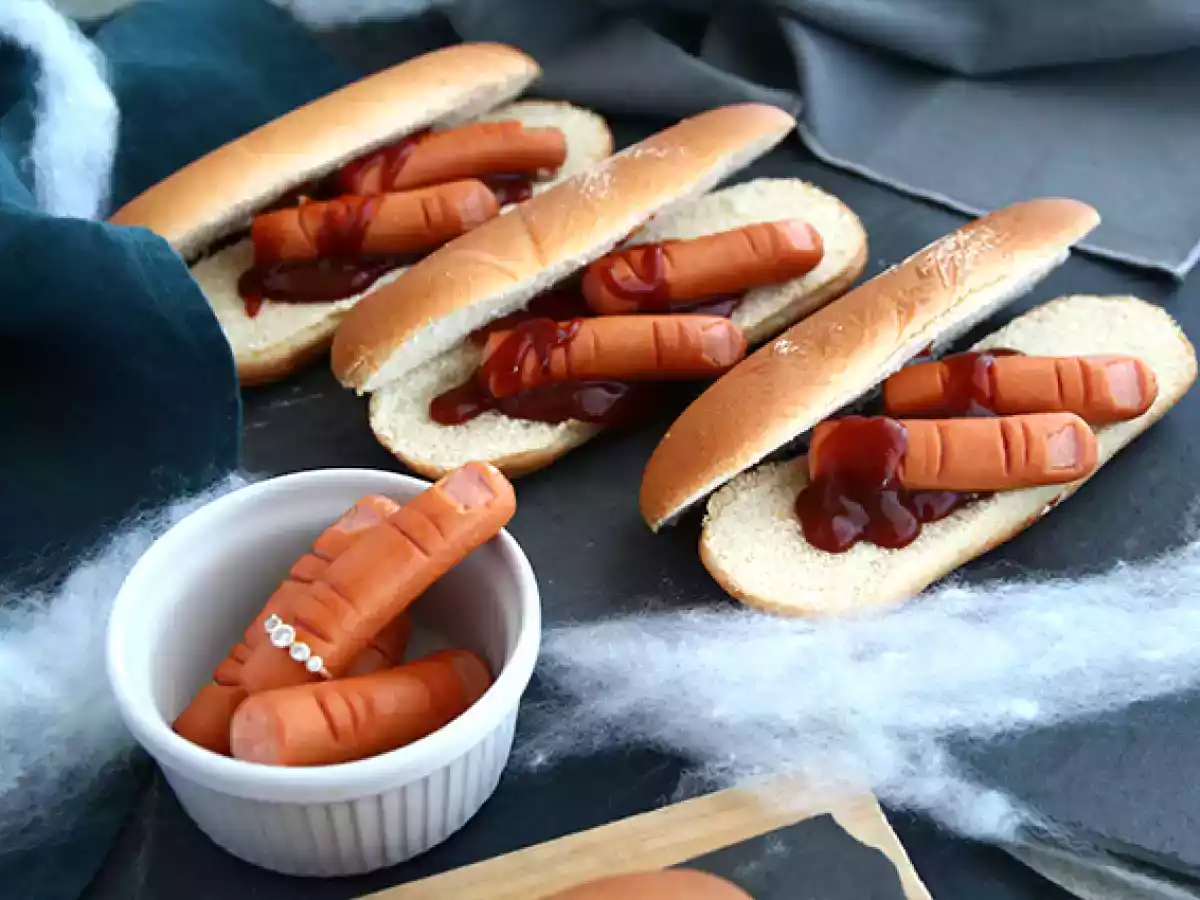 Hot dog sanguinanti, la ricetta facile per Halloween - foto 2