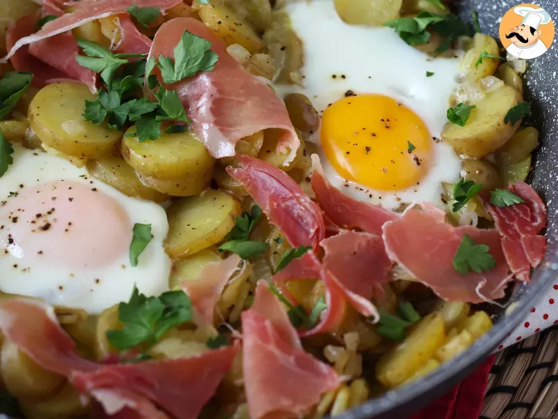 Huevos rotos, la gustosa ricetta spagnola a base di patate ed uova, foto 2
