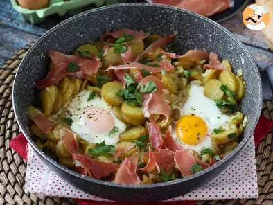 Huevos rotos, la gustosa ricetta spagnola a base di patate ed uova, foto 3