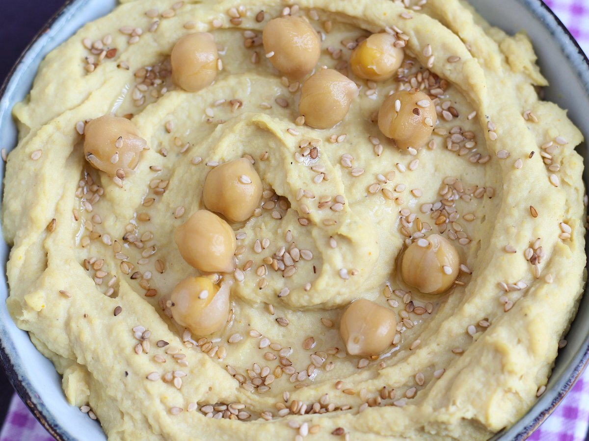 Hummus con limoni confit, una delicata crema da aperitivo pronta in 10 minuti - foto 4