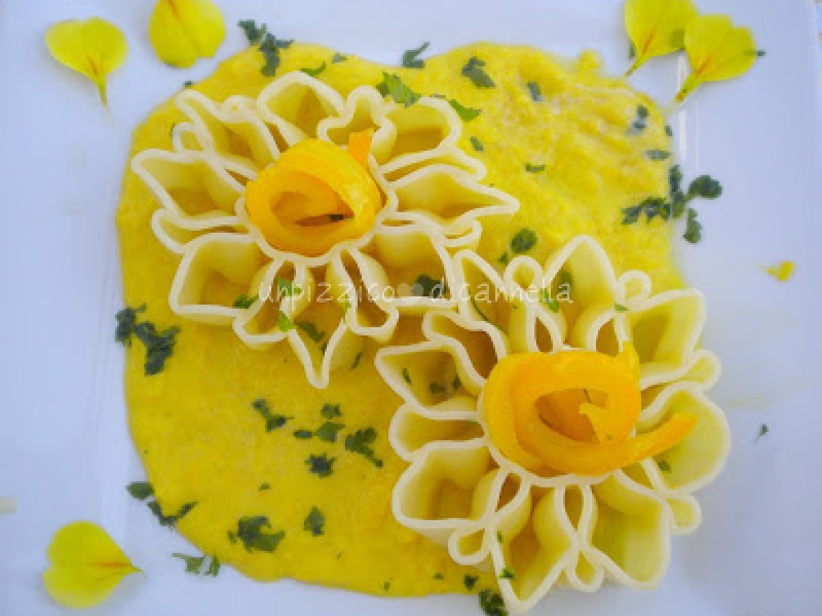 I 4 Soli di Capri Su Crema di Peperoni, Curry e Primule - foto 2