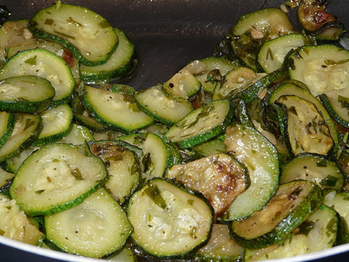 I contorni di zucchine (al basilico, trifolate, rustiche?) - foto 2