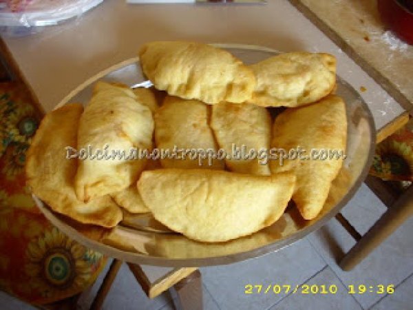 I PANZEROTTI FRITTI DELLA SOCERA