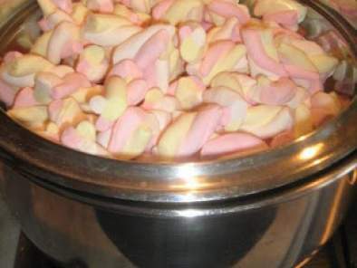 I segreti del MMF, MarshMallow Fondant, bellissima tecnica per decorare i dolci.