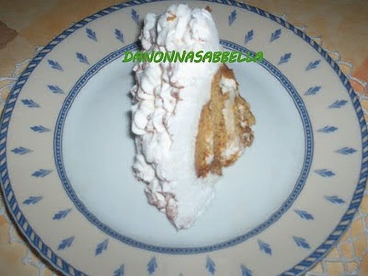 IGLOO DOLCE CON BISCOTTI DIGESTIVE, CREMA CHANTILLY E PANNA - foto 2